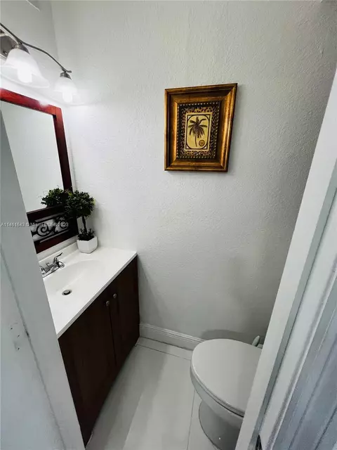 1699 W 72nd St, Hialeah, FL 33014 photo 20