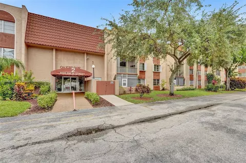 8120 SW 24th St #304, North Lauderdale, FL 33068