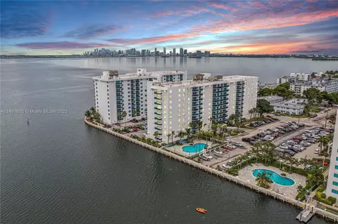 7501 E Treasure Dr #5A, North Bay Village, FL 33141