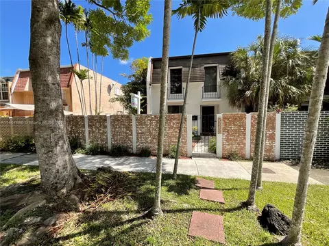 9005 SW 96th Ave, Miami, FL 33176