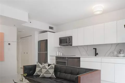 435 21st St #114, Miami Beach, FL 33139