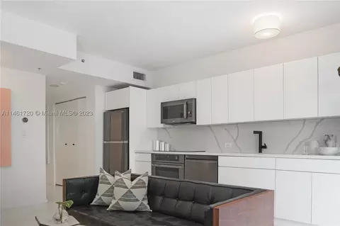 435 21st St #114, Miami Beach, FL 33139