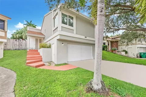 9901 SW 218th Ter, Cutler Bay, FL 33190