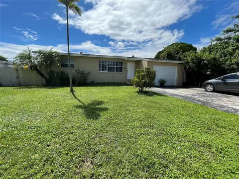 1410 NE 138th St, North Miami, FL 33161