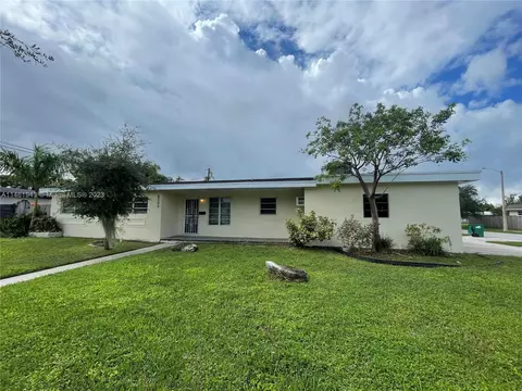 9700 Irene Dr, Cutler Bay, FL 33157