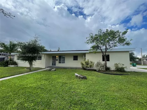 9700 Irene Dr, Cutler Bay, FL 33157