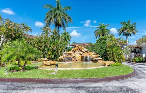 9404 SW 77th Ave #M8, Miami, FL 33156