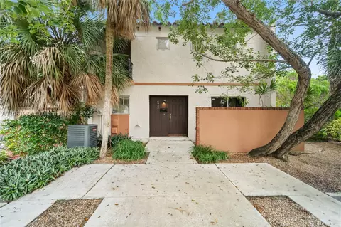 6925 Holly Rd #6925, Miami Lakes, FL 33014