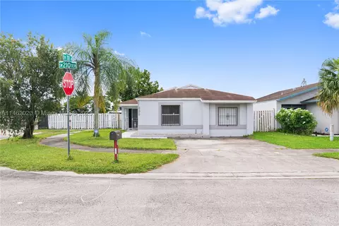 11802 SW 210th Ter, Miami, FL 33177