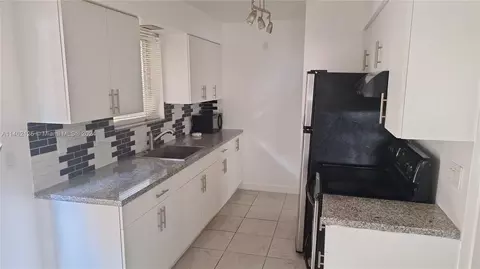 2236 Taylor St #7, Hollywood, FL 33020