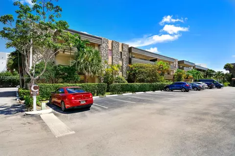 8325 SW 72 Ave #301C, Miami, FL 33143
