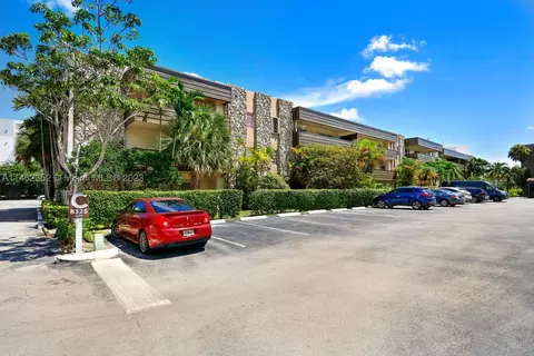 8325 SW 72 Ave #301C, Miami, FL 33143