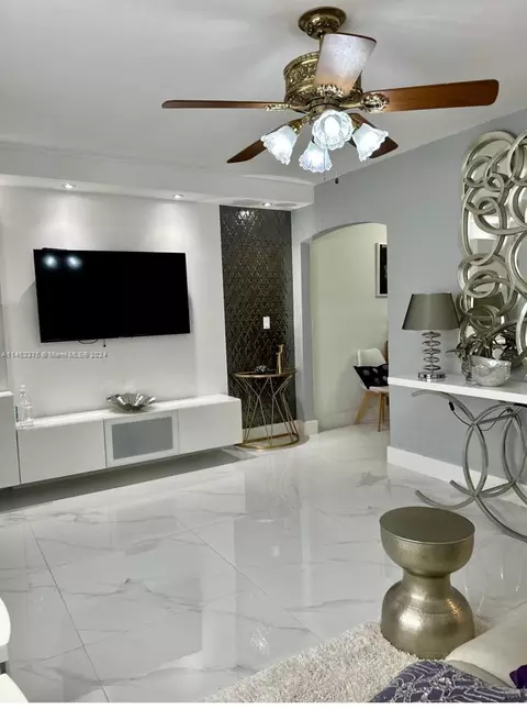 1461 E 7th Ct, Hialeah, FL 33010