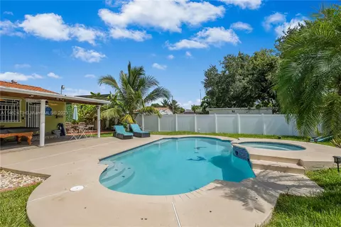1035 SE 8th Ct, Hialeah, FL 33010 photo 30