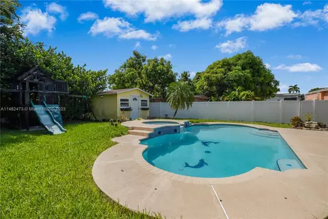 1035 SE 8th Ct, Hialeah, FL 33010 photo 27
