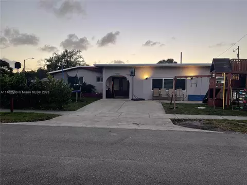 17230 NE 11th Ave, North Miami Beach, FL 33162