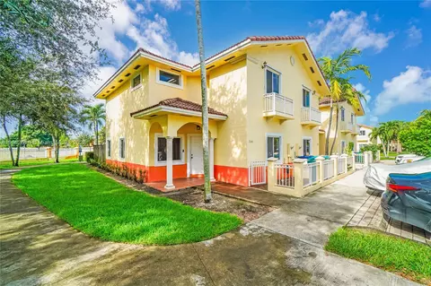 7330 NW 179th St, Hialeah, FL 33015