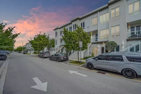 10225 NW 63rd Ter #102, Doral, FL 33178