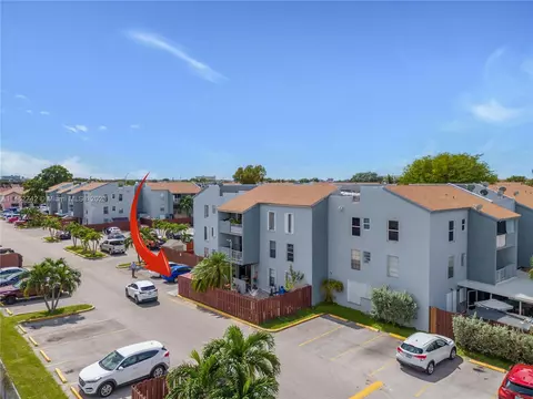 1735 W 60th St #M104, Hialeah, FL 33012