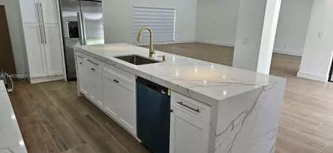 9939 NW 19th St, Coral Springs, FL 33071