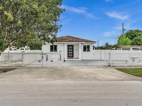 2990 NW 159th St, Miami Gardens, FL 33054