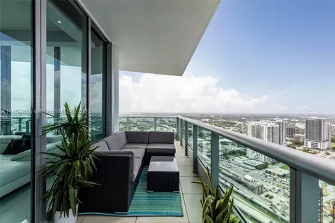 900 Biscayne Blvd #5012, Miami, FL 33132