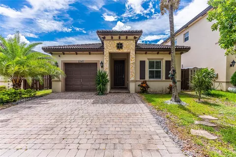 2340 NE 3rd Ct, Homestead, FL 33033