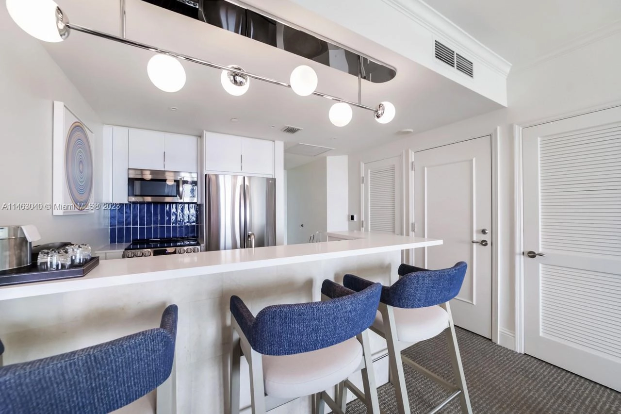 4401 S Collins Ave Unit 2712