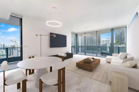 1000 Brickell Plz #2212, Miami, FL 33131