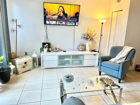 10900 SW 104th St #107, Miami, FL 33176
