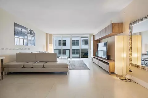 5601 Collins Ave #1514, Miami Beach, FL 33140