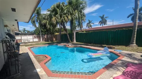 9320 SW 167th St, Palmetto Bay, FL 33157