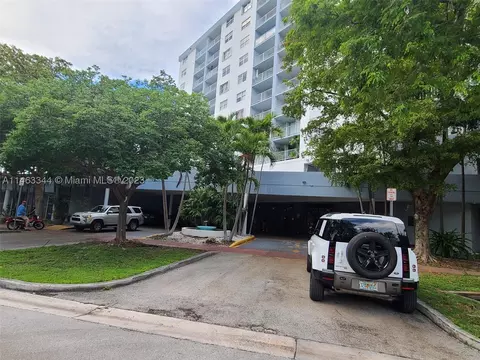 6900 Bay Dr #9F, Miami Beach, FL 33141