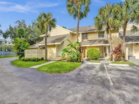2051 Champions Way, North Lauderdale, FL 33068
