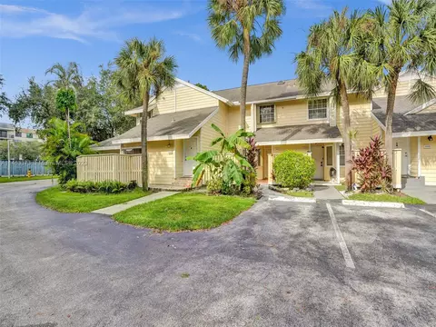2051 Champions Way, North Lauderdale, FL 33068