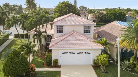 380 SW 181st Way, Pembroke Pines, FL 33029