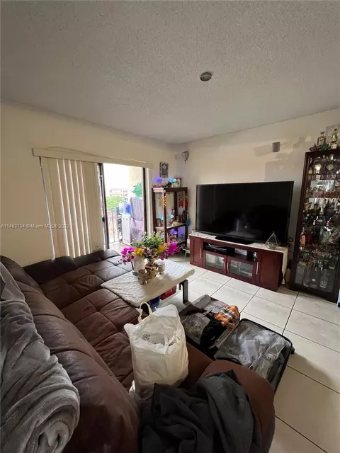 8095 NW 8th St #403, Miami, FL 33126