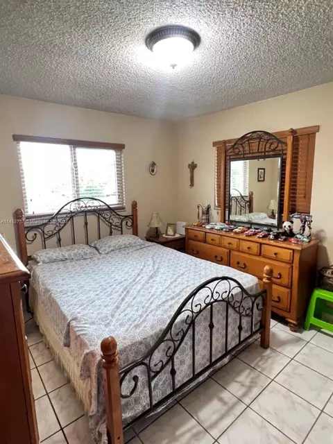 7573 W 29th Ln, Hialeah, FL 33018 photo 11
