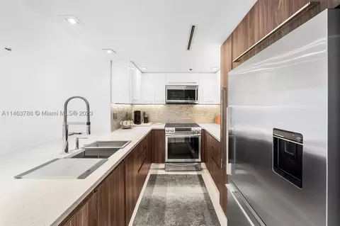 2642 Collins Ave #508, Miami Beach, FL 33140