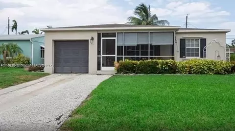 5280 NE 3rd Ter, Oakland Park, FL 33334