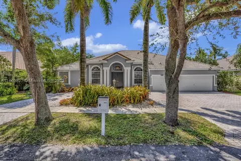 10762 Denver Dr, Hollywood, FL 33026