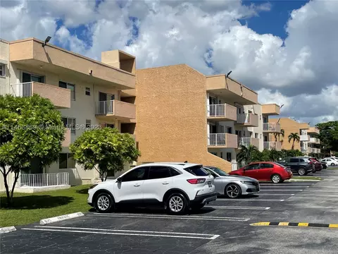 10300 Coral Way #D32, Miami, FL 33165
