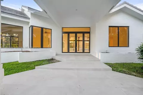 2975 Luckie Rd, Weston, FL 33331