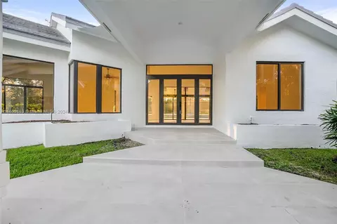 2975 Luckie Rd, Weston, FL 33331