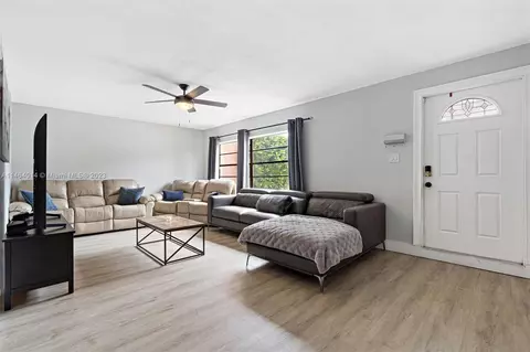 48 Matador Ln #5-23, Davie, FL 33324
