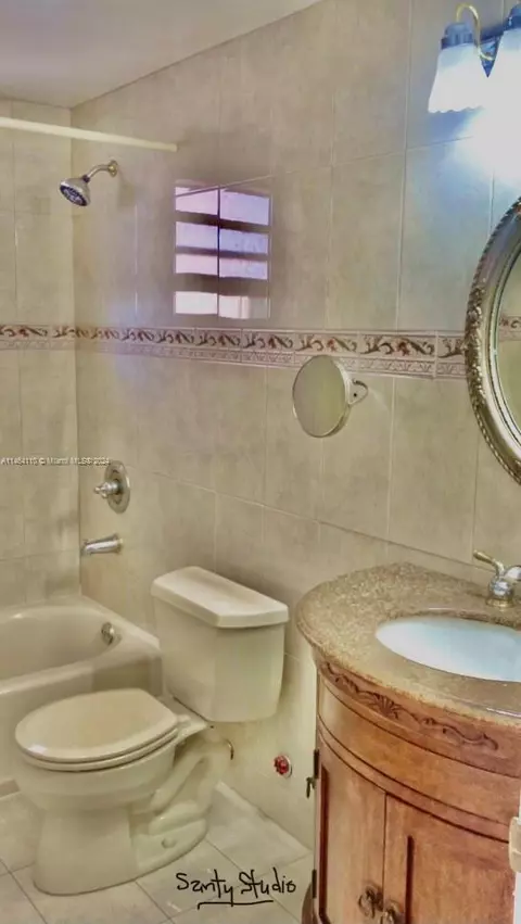 Bath - 440 E 23rd St #1402, Hialeah, FL 33013 photo 4 of 7