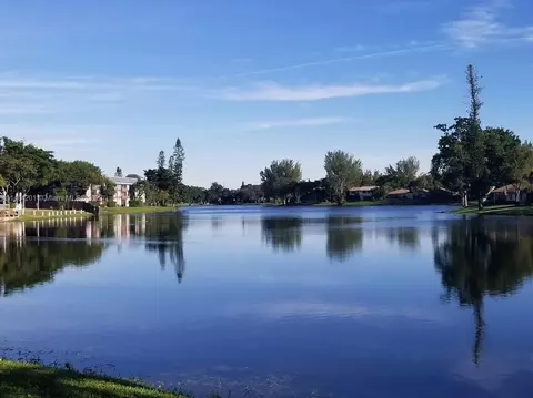 3670 Inverrary Dr #3Q, Lauderhill, FL 33319