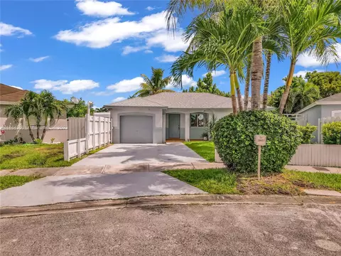 28437 SW 135th Ave, Homestead, FL 33033