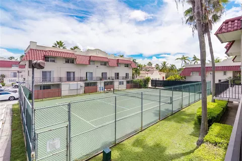 6709 N Kendall Dr #207, Pinecrest, FL 33156