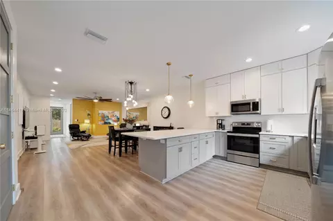 2814 India Palm Dr, Edgewater, FL 32141 photo 2